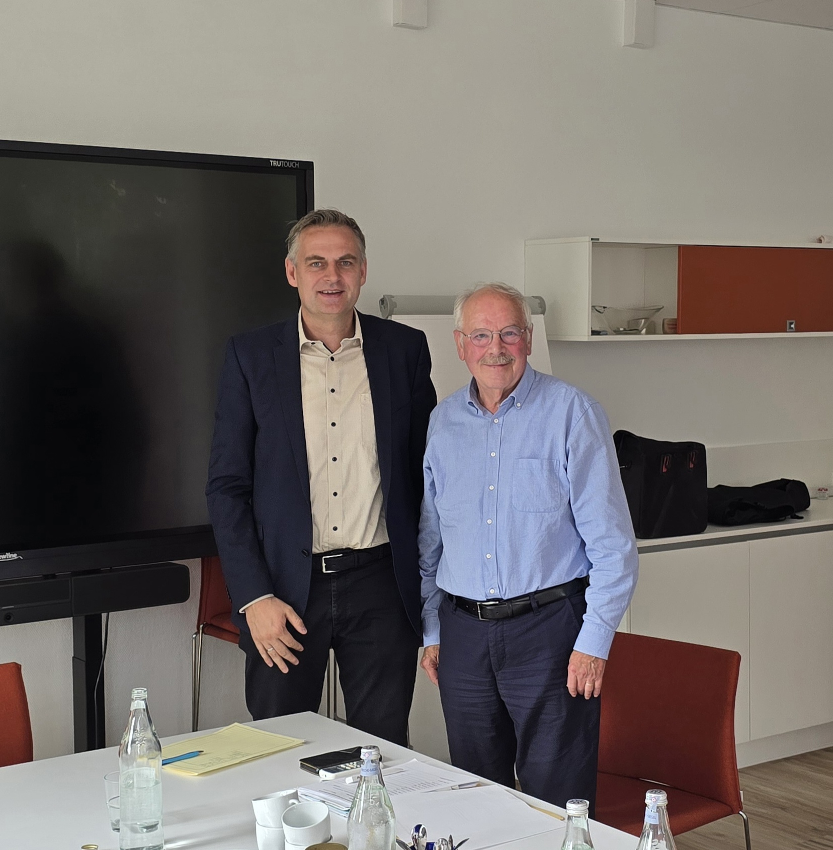 Beigeordneter Marco Schrder, Vorsitzender der Seniorenunion Aloys Schmeing (v.l.n.r.)