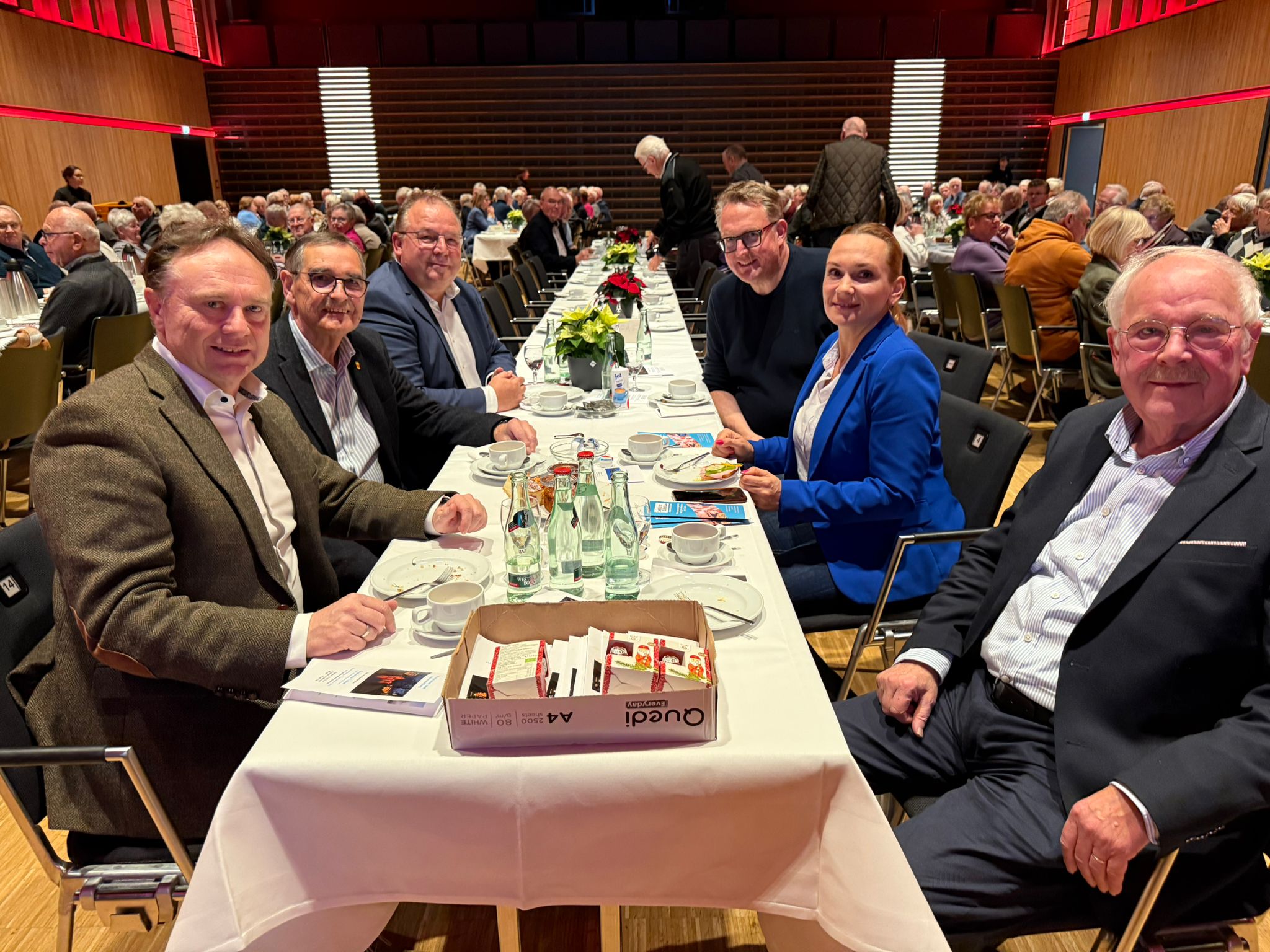Landrat Dr. Kai Zwicker, Kreis-SEN-Vorsitzender Johannes Maus, stv. Brgermeister Ahaus Thomas Vortkamp, Markus Jasper, Anna Bondaranko (beide Kreisgeschftsstelle), Vorsitzender SEN Ahaus Aloys Schmeing (v.l.n.r.)