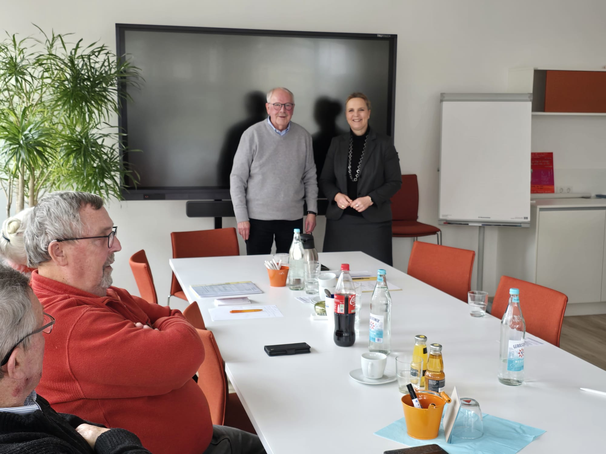 Aloys Schmeing, Vorsitzender Seniorenunion, und Ute Isferding, neue Vorsitzende CDU-Stadtverband Ahaus